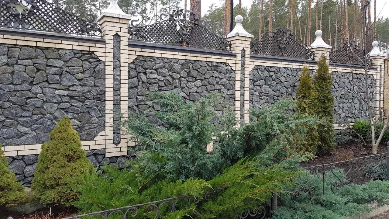 Кам'яний паркан